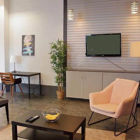 Suite #B, Industrial Styling, Ac 哈利法克斯 外观 照片