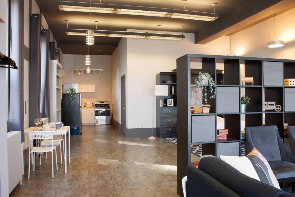 Suite #B, Industrial Styling, Ac 哈利法克斯 外观 照片