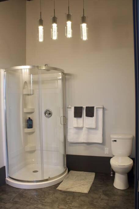 Suite #B, Industrial Styling, Ac 哈利法克斯 外观 照片