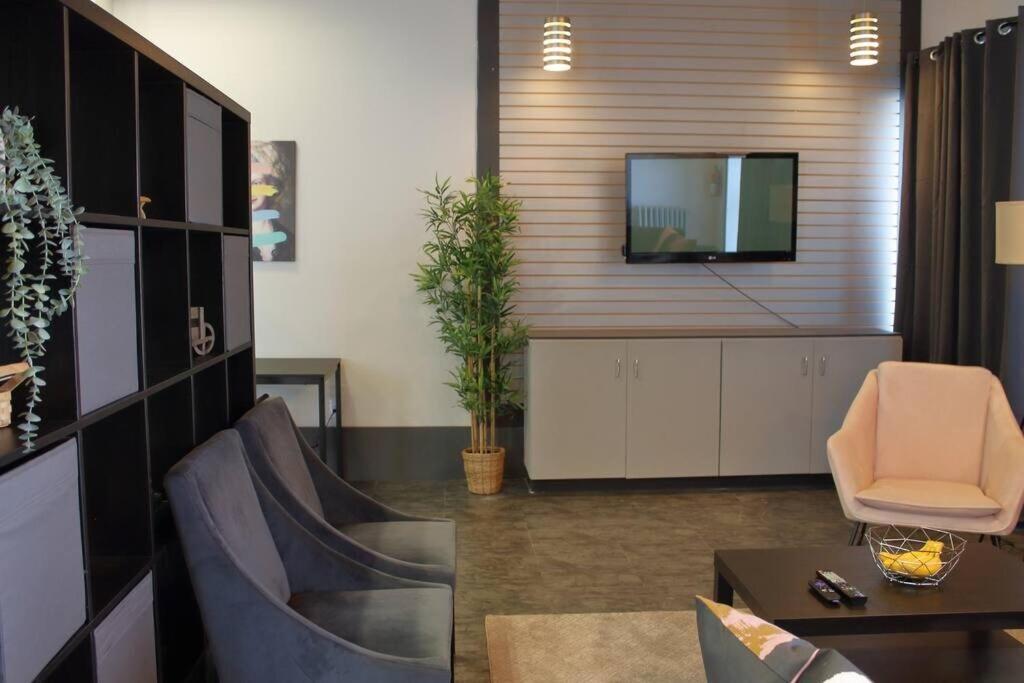 Suite #B, Industrial Styling, Ac 哈利法克斯 外观 照片
