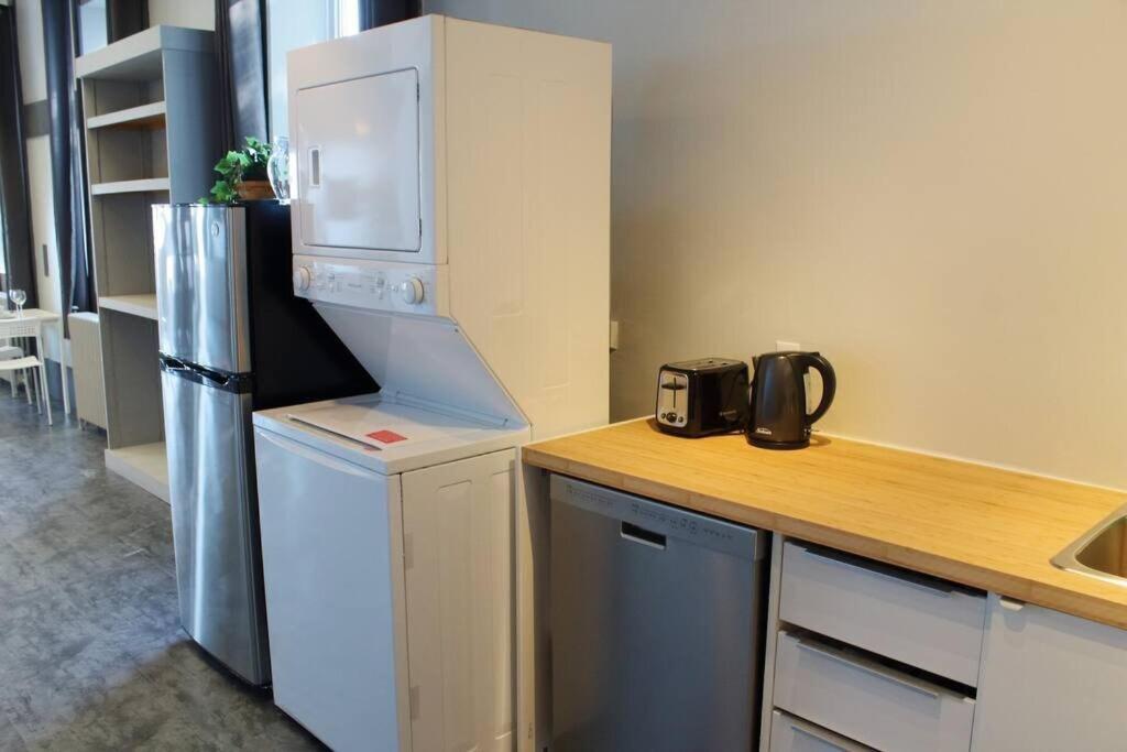 Suite #B, Industrial Styling, Ac 哈利法克斯 外观 照片